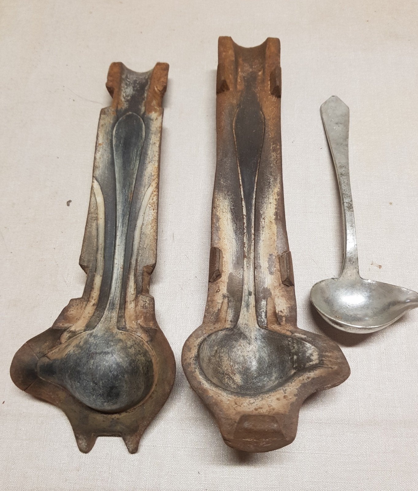 Antieke Gietijzeren gietmal sauslepel. Artola Weert., Ophalen of Verzenden