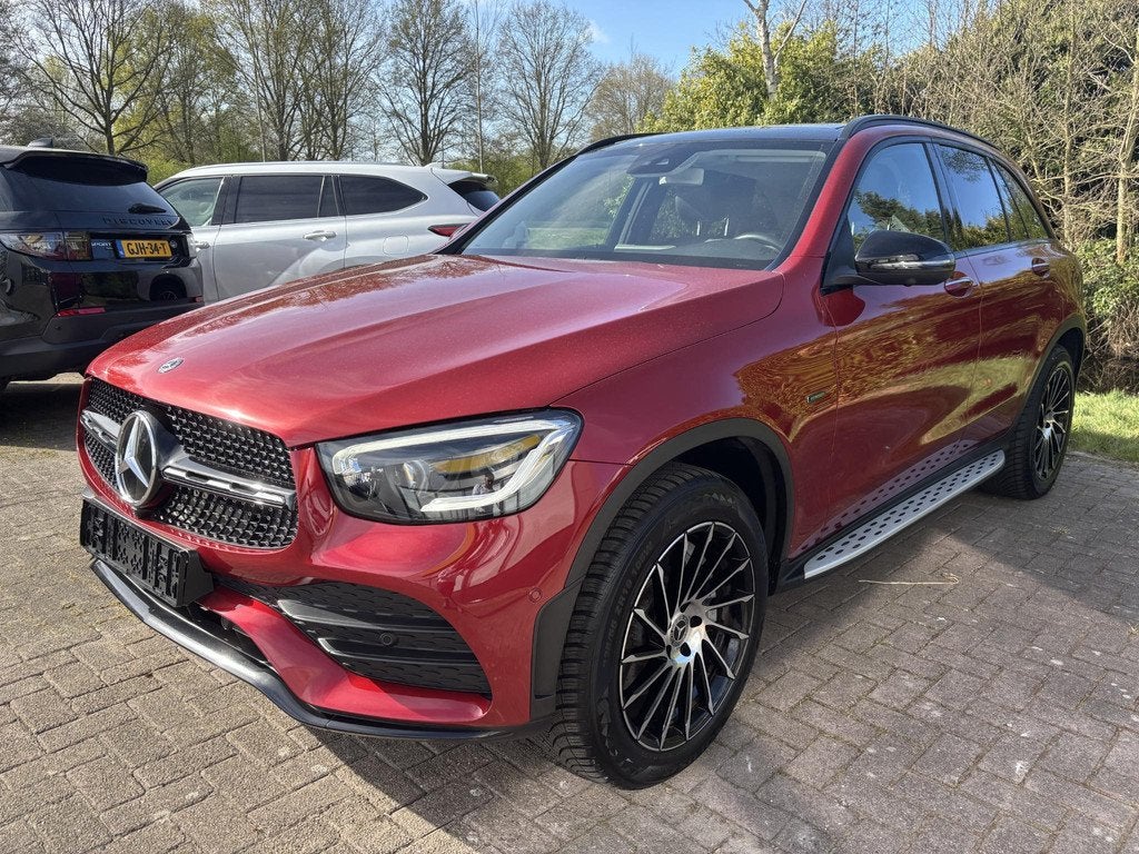 Mercedes-Benz GLC-klasse 300e 4MATIC AMG Line 320 PK | Panor, Auto's, Mercedes-Benz, Automaat, 14 kWh, Gebruikt, 4 cilinders
