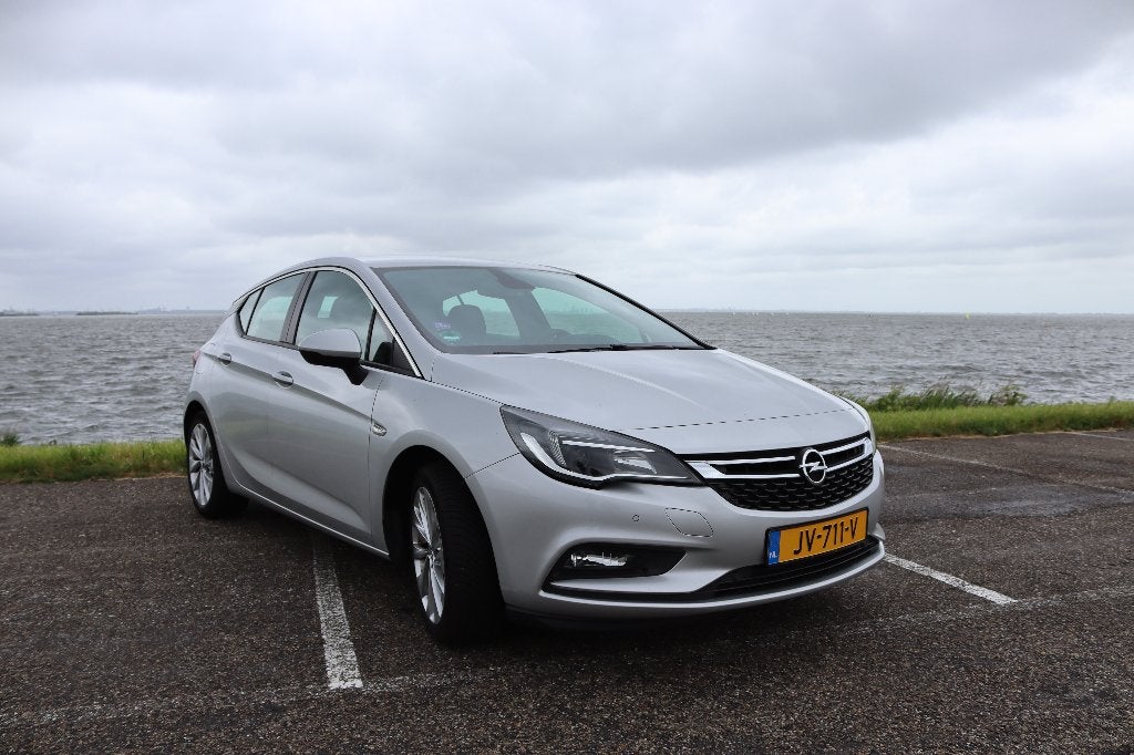 Opel Astra 1.0 Turbo EcoFlex 105pk 2016 | Full option, Auto's, Stof, Zwart, 610 kg, 23 km/l