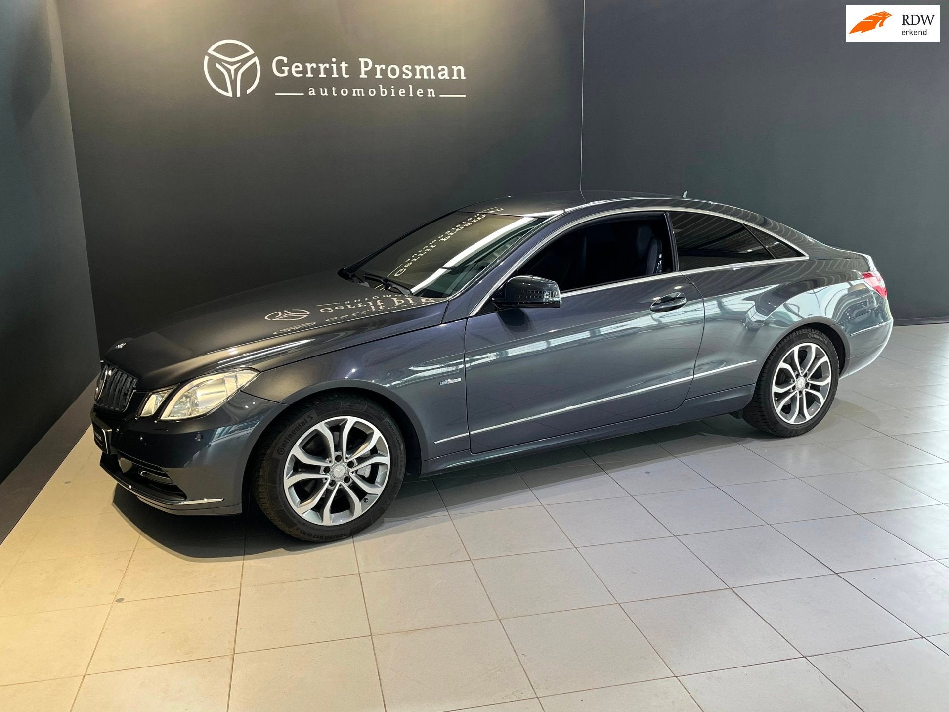 Mercedes-Benz E-klasse Coupé 200 CGI Avantgarde, Auto's, Automaat, Euro 5, Gebruikt, Zwart