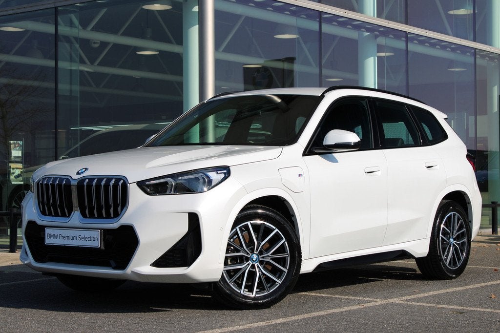BMW X1 xDrive25e M Sport Automaat / M Adaptief onderstel / S, 136 pk, Gebruikt, Zwart, Met garantie (alle)