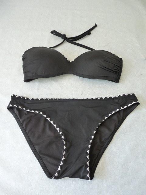 Zwarte met witte accenten bikini van Manouxx  Nieuw mt 38, Nieuw, Ophalen of Verzenden, Bikini, Manouxx