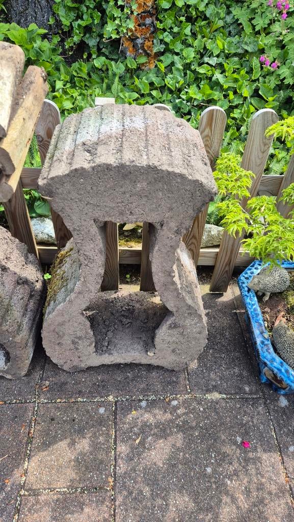 Drie decoratieve betonnen bloembakken voor tuin, Tuin en Terras, Tuinbeelden, Ophalen, Gebruikt, Beton, Abstract beeld