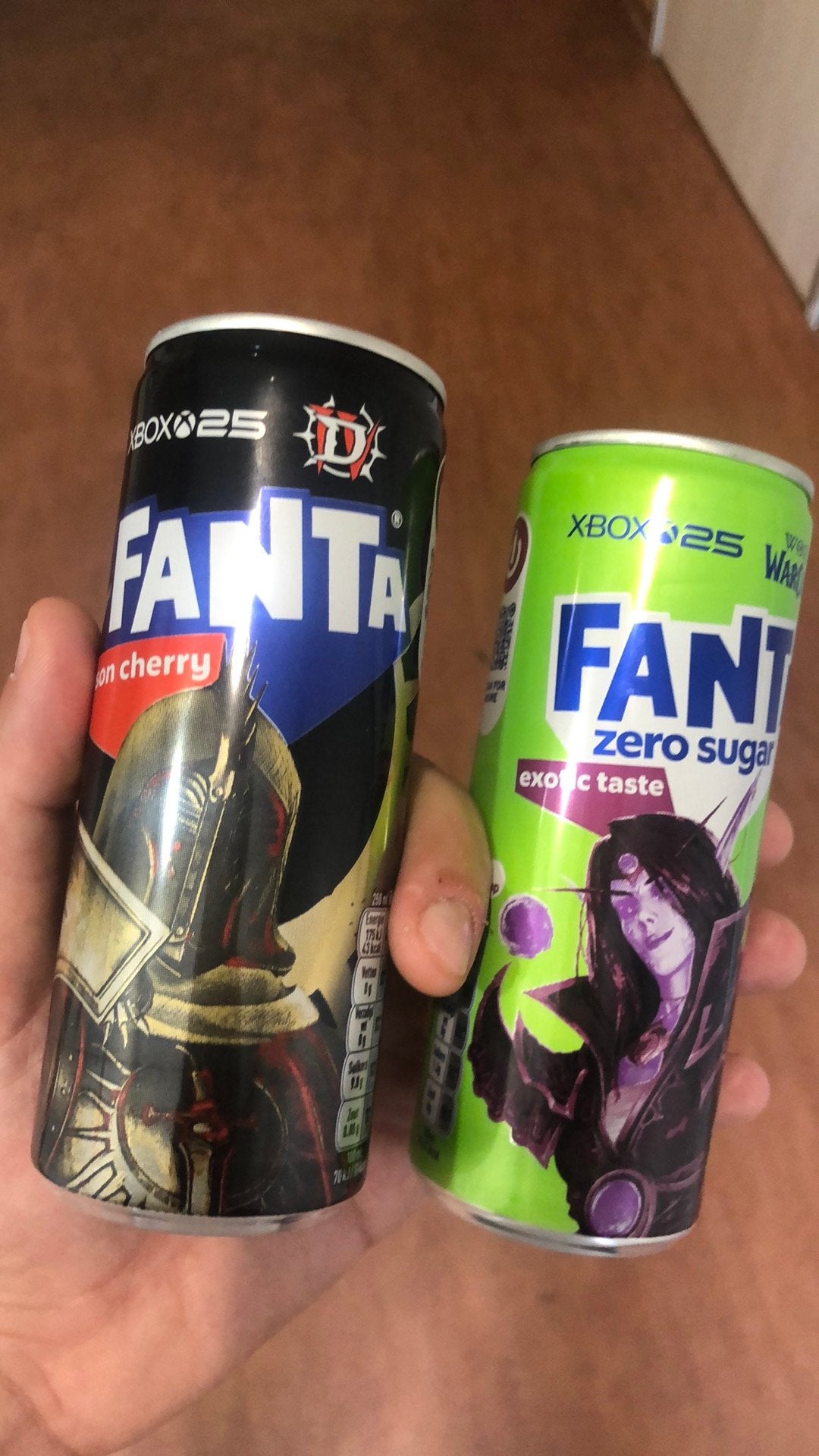 2 special edition fanta blikjes, Diversen, Ophalen of Verzenden