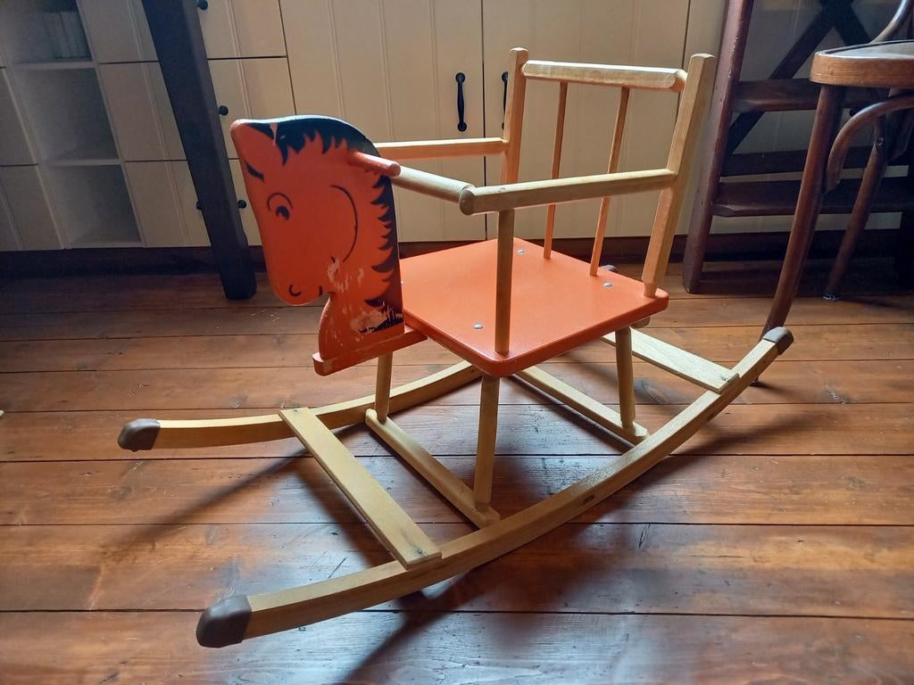 Oud houten hobbelpaard, Ophalen, Gebruikt