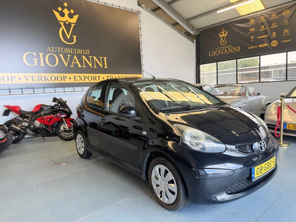 Toyota Aygo 1.0-12V + inruil mogelijk, Auto's, Gebruikt, 4 stoelen, Origineel Nederlands, Bedrijf
