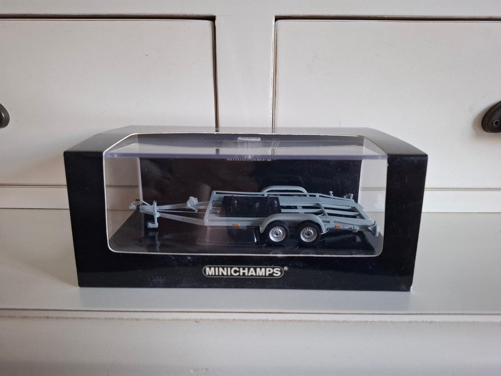 Minichamps 1:43 - Car Trailer / Autoambulance, Ophalen of Verzenden, Gebruikt