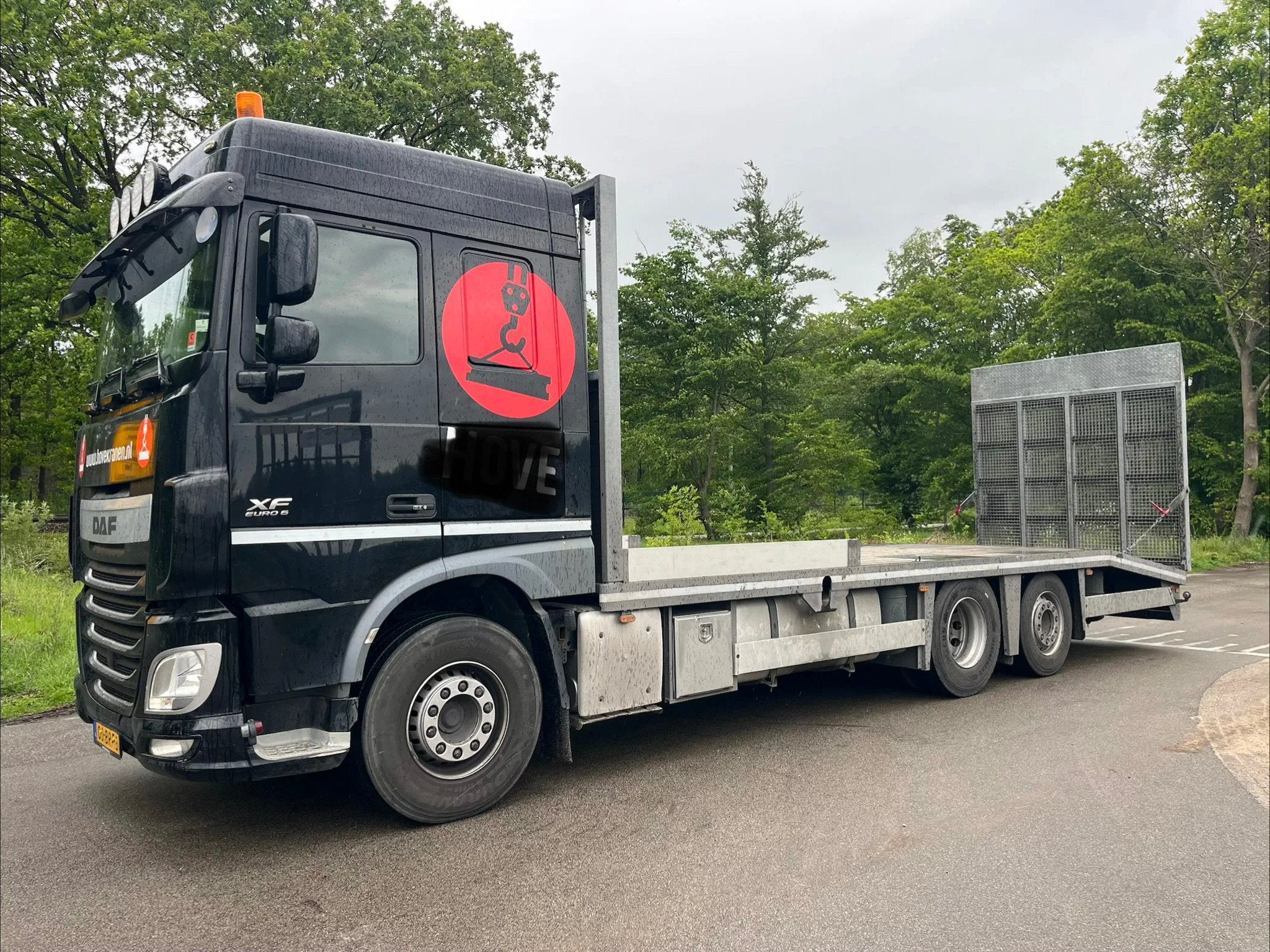 DAF XF 460 H4SN3 oprijwagen machine transport (bj 2016), Auto's, Automaat, Euro 6, 462 pk, Zwart