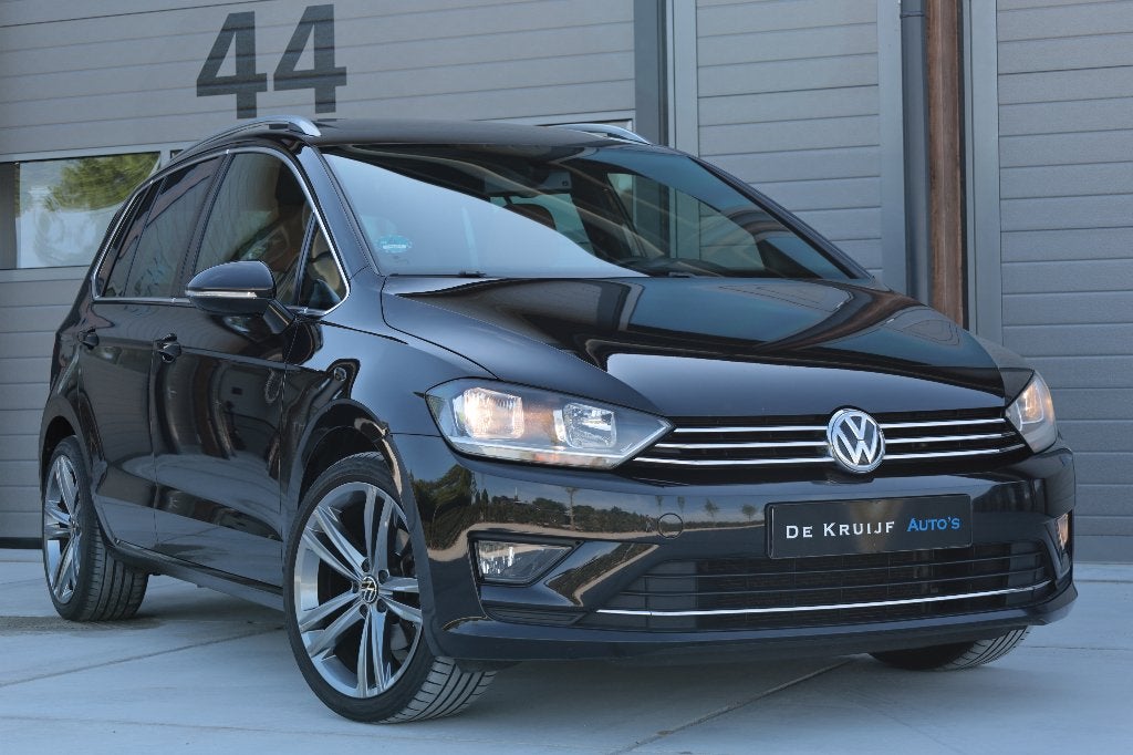 Volkswagen Golf Sportsvan Pano Leer Cam DSG 2015  150PK!, Auto's, Volkswagen, Panoramadak, 700 kg, Zwart, 1395 cc