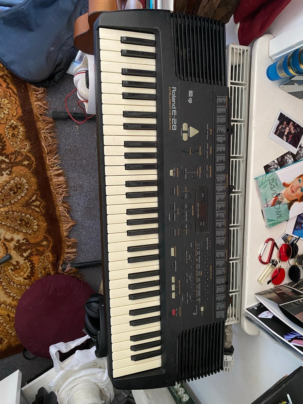 Roland E-28 Intelligent Synthesizer Keyboard, Ophalen, Roland, Met standaard, 61 toetsen