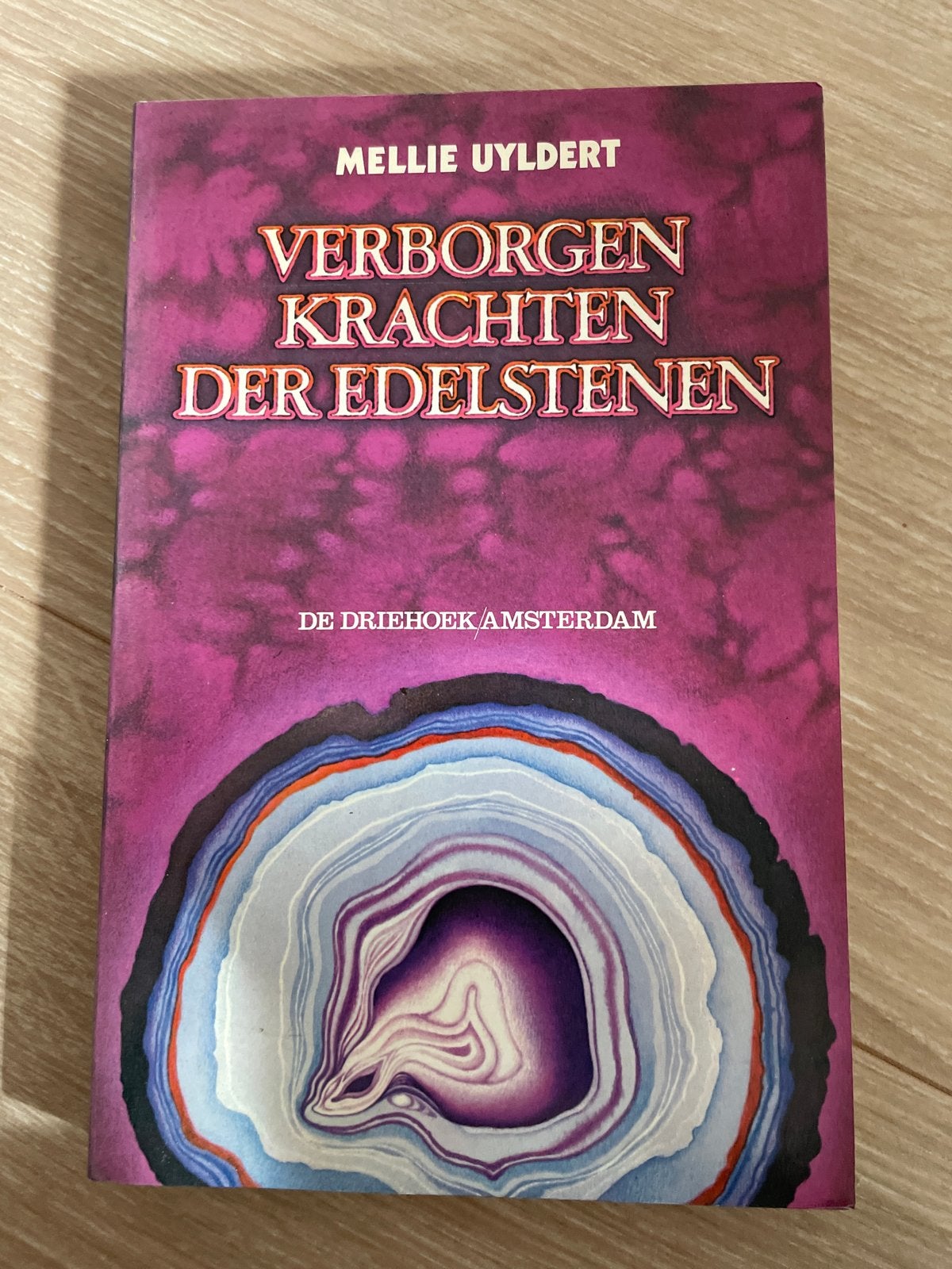 Verborgen Krachten der Edelstenen - Mellie Uyldert, Ophalen of Verzenden, Gelezen, Spiritualiteit algemeen, Achtergrond en Informatie