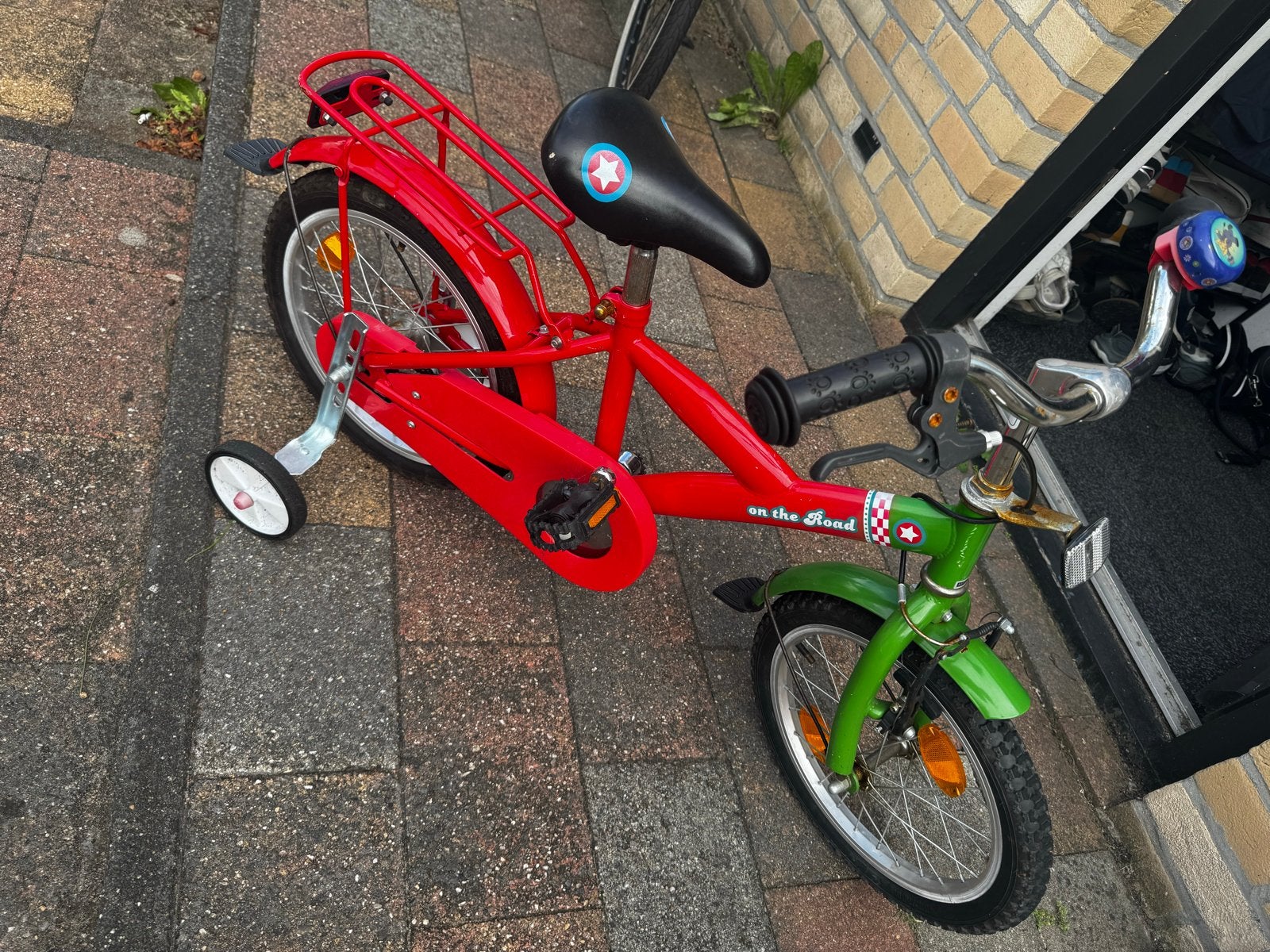 Kinderfiets 16 inch met zijwieltjes en bagagedrager, Zijwieltjes, Velgrem, Ophalen of Verzenden, 16 tot 20 inch