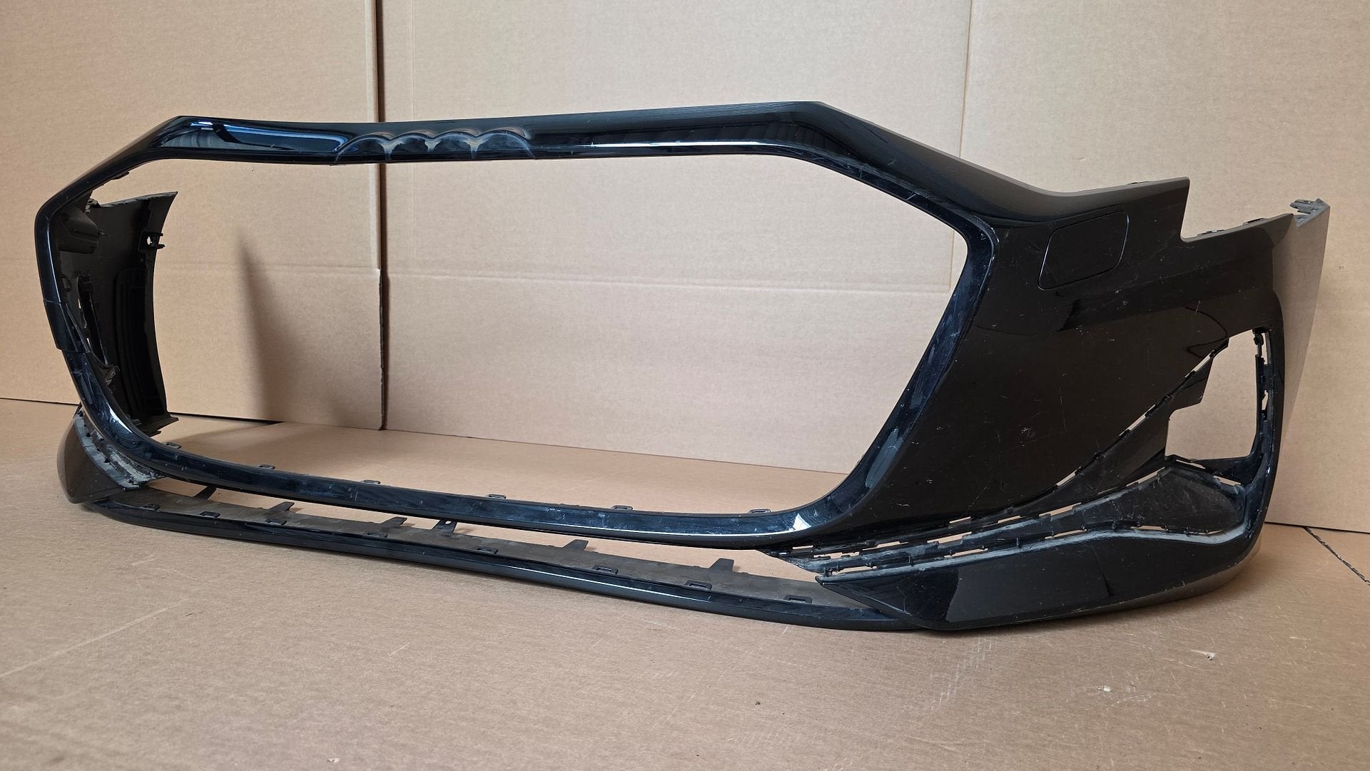 Voorbumper Audi A3 8Y FACELIFT BASIC 6xPDC BUMPER bj.2025-, Gebruikt, -, Voor, Ophalen of Verzenden
