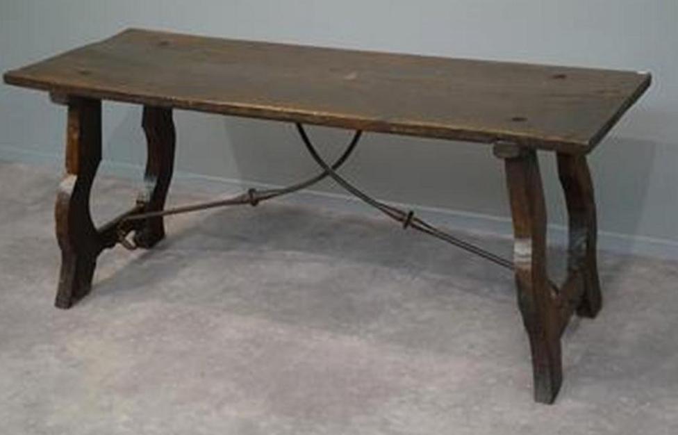 oude antieke Spaanse eettafel klooster tafel notenhout, Ophalen