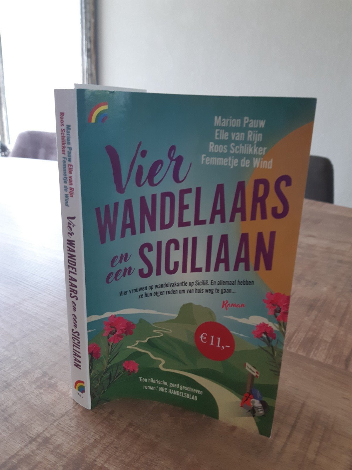 Vier Wandelaars en een Siciliaan - Marion Pauw e.a.paperback, Ophalen of Verzenden, Zo goed als nieuw, Diverse auteurs, Nederland