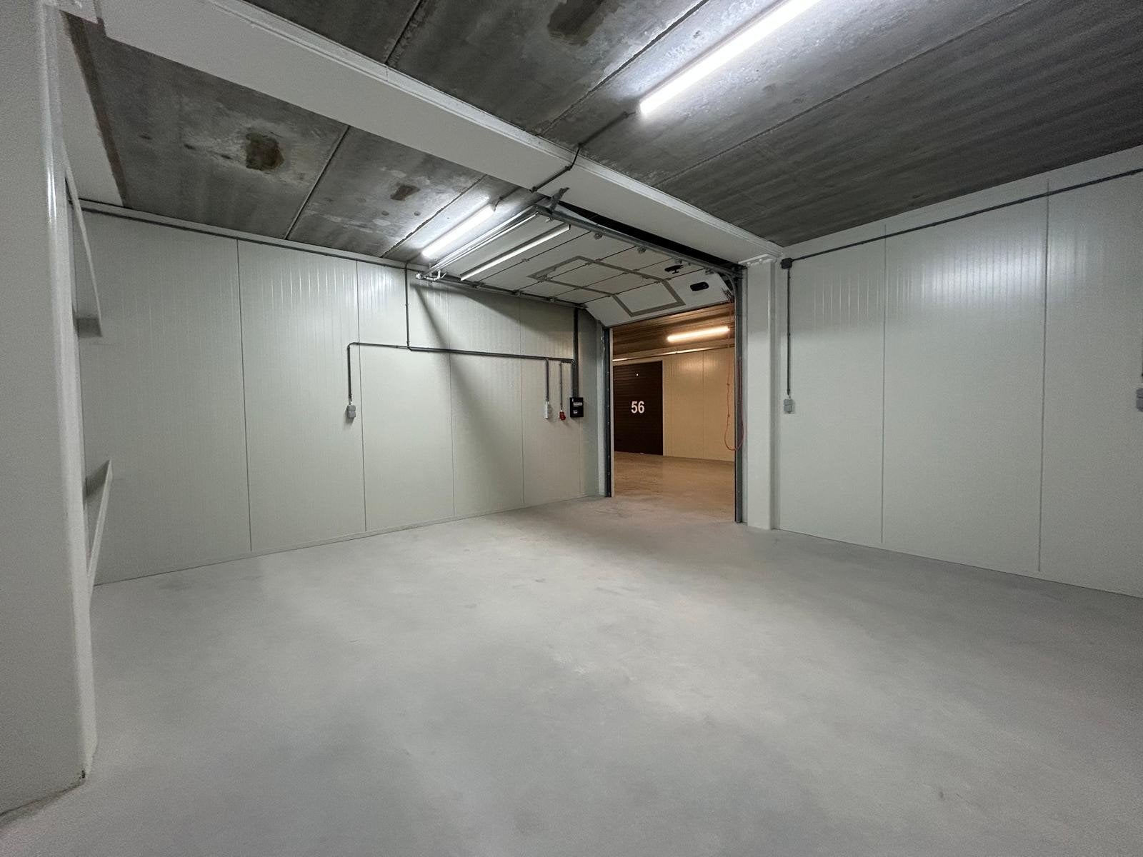 Te huur: Riante garagebox van 37m2  in Waddinxveen