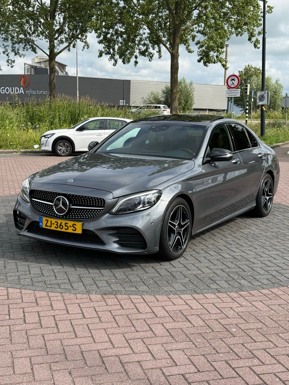 Mercedes C180 AMG Night | Pano | Dealer OH | BOMVOL | 2e eig, Auto's, 1800 kg, Particulier, Sedan, Parkeerassistent