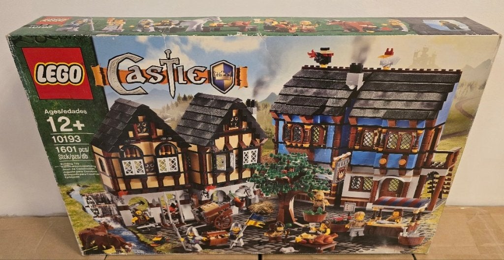 [Nieuw] LEGO 10193 Medieval Market Village, Ophalen of Verzenden, Nieuw, Lego