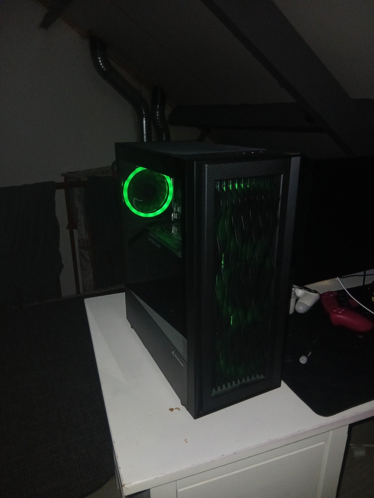 Gaming PC met RGB - i5 10400F, GTX 1650, 16GB RAM, Ophalen of Verzenden