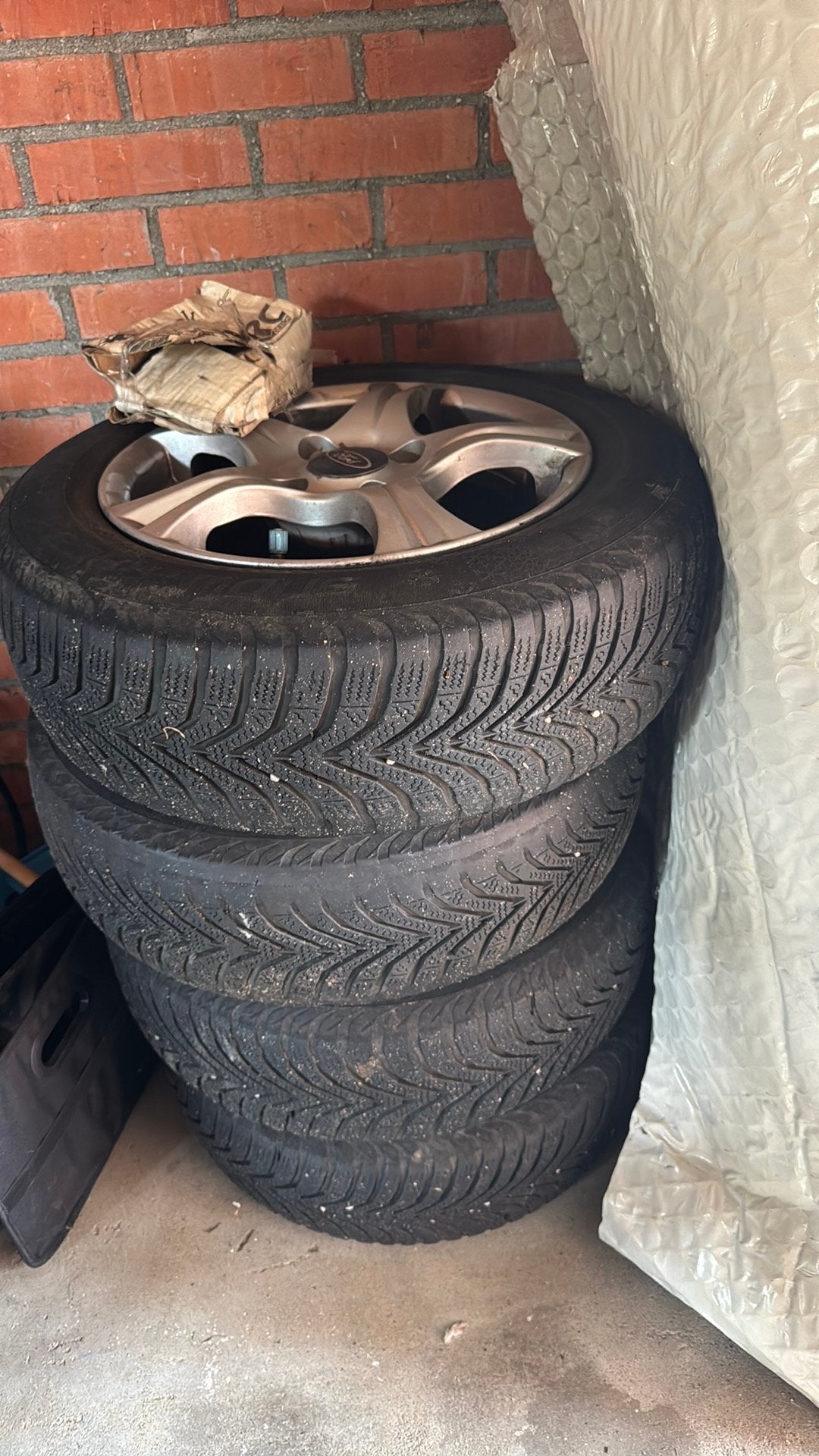 Ford Fiesta winterbanden met velgen, Ophalen of Verzenden, Zo goed als nieuw