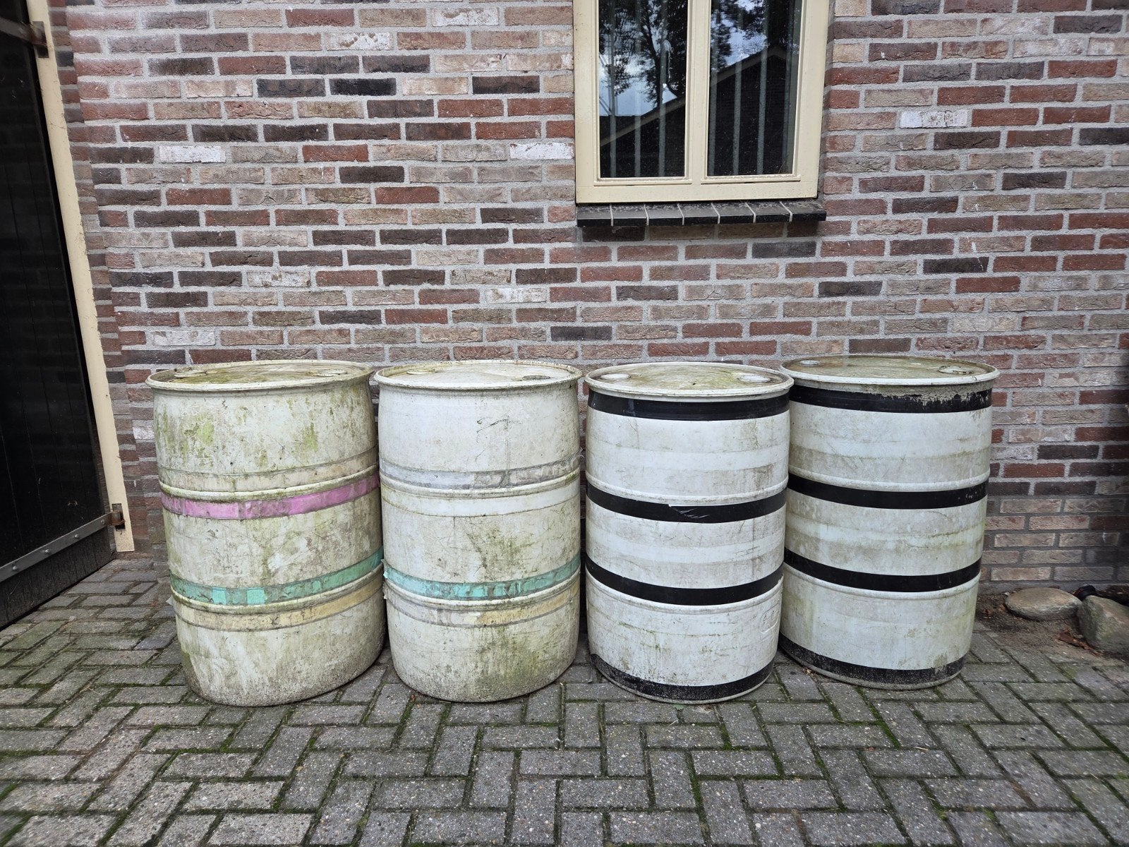Hindernissen witte tonnen, Ophalen, Gebruikt, Springen