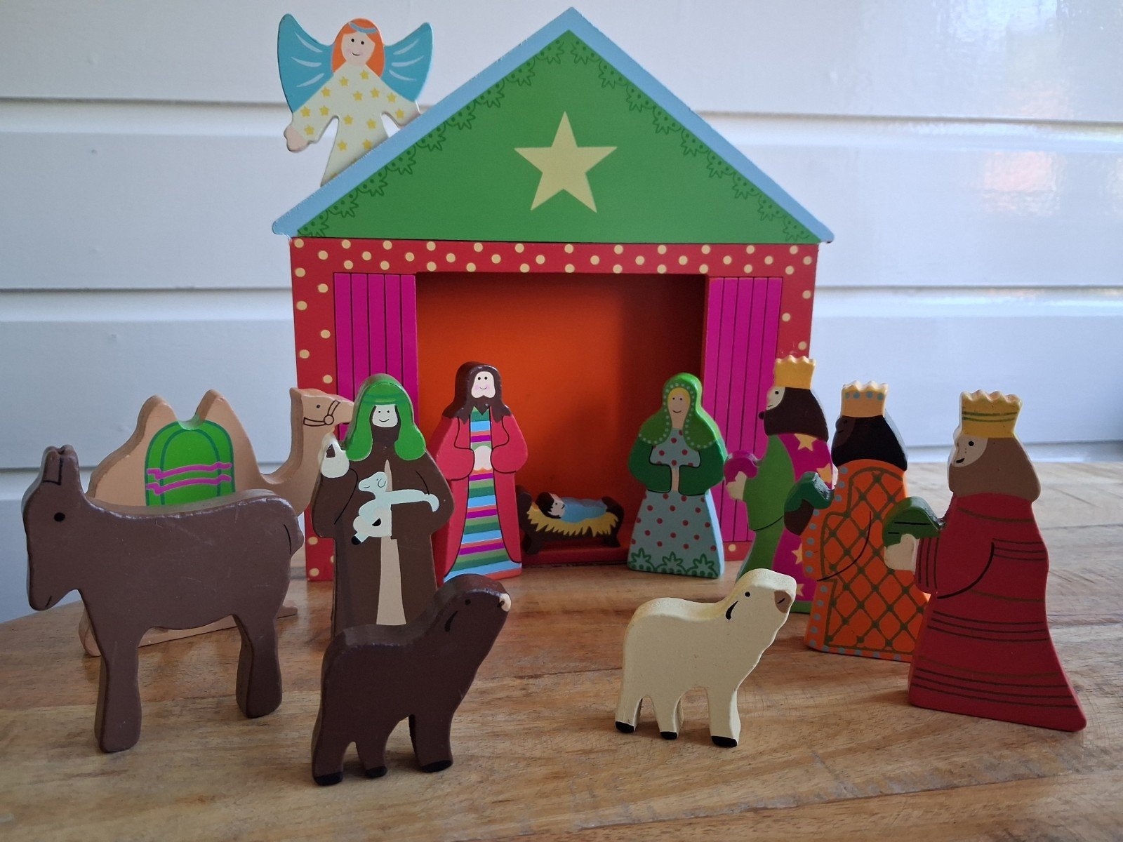 Houten Kerststal met Figuren - Compleet en Kleurrijk, Ophalen of Verzenden