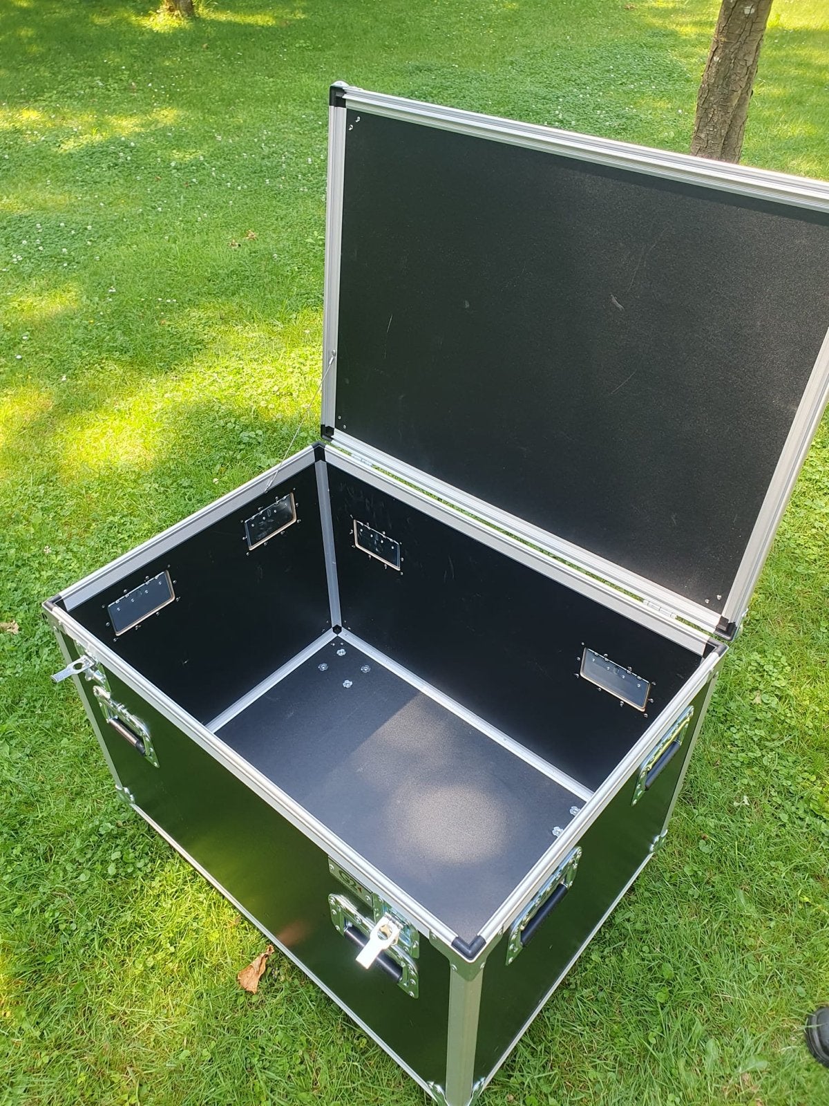 Degelijke Flightcase op wielen, Ophalen, Zo goed als nieuw, Overige instrumenten, Flightcase