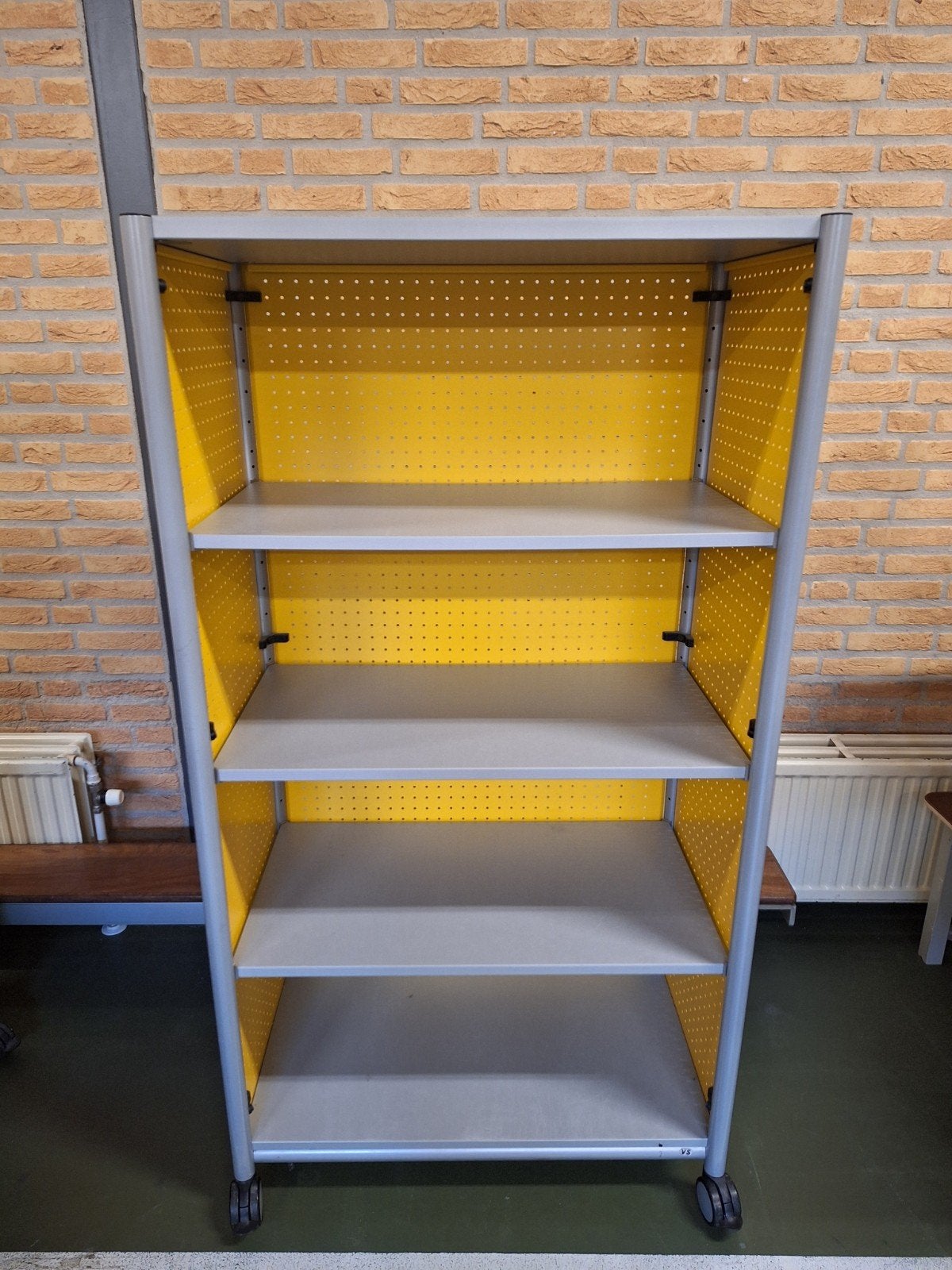 Verrijdbare kast met planken - geel/grijs, Ophalen of Verzenden, 25 tot 50 cm, 50 tot 100 cm