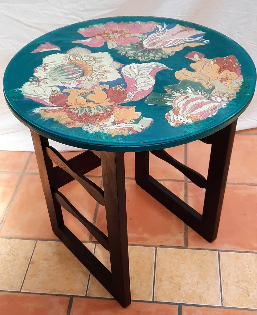 turquoise bijzettafel set van 3 elementen met glasplaat, Huis en Inrichting, Tafels | Bijzettafels, Ophalen, Rond, 55 tot 75 cm
