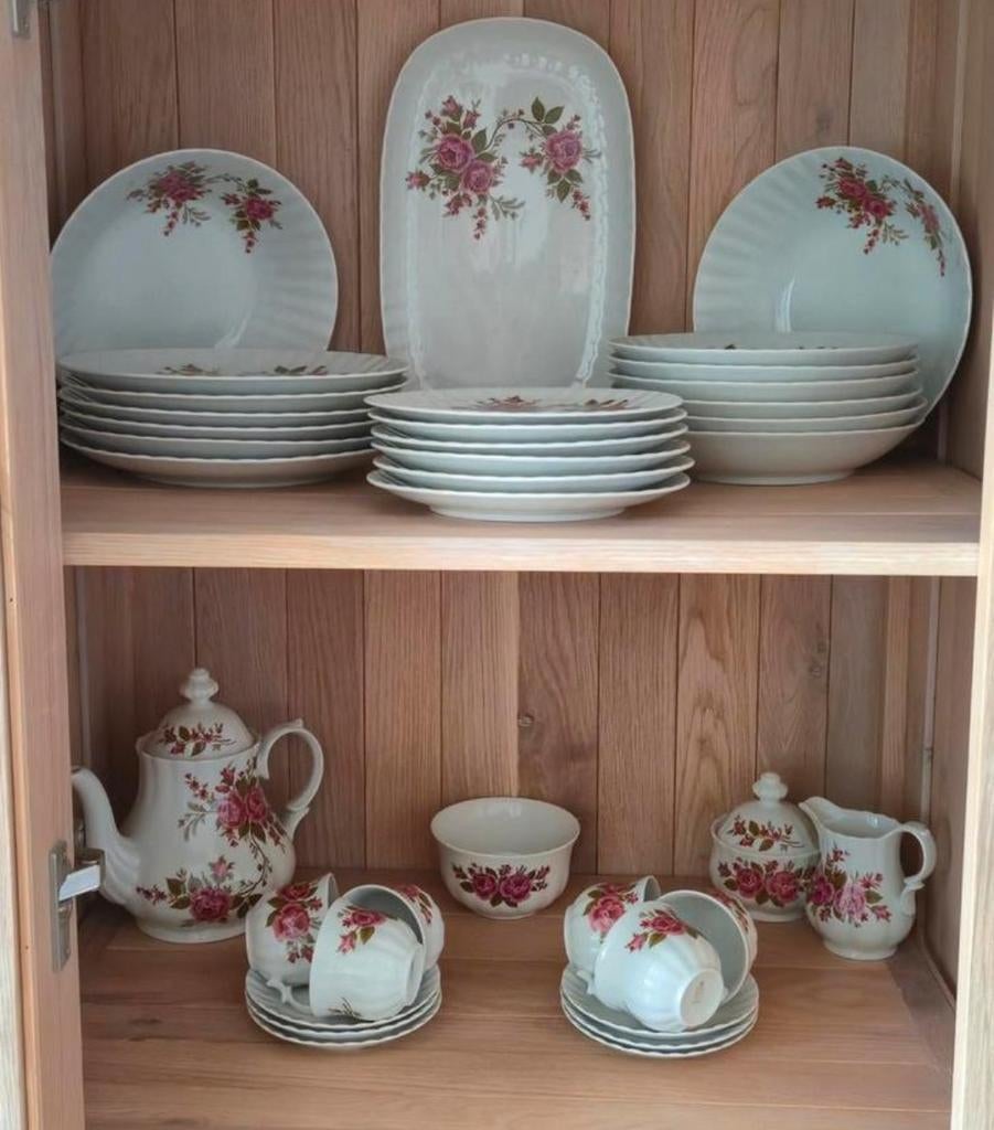 Wunsiedel Bavaria porcelain rozen, Antiek en Kunst, Antiek | Servies compleet, Ophalen
