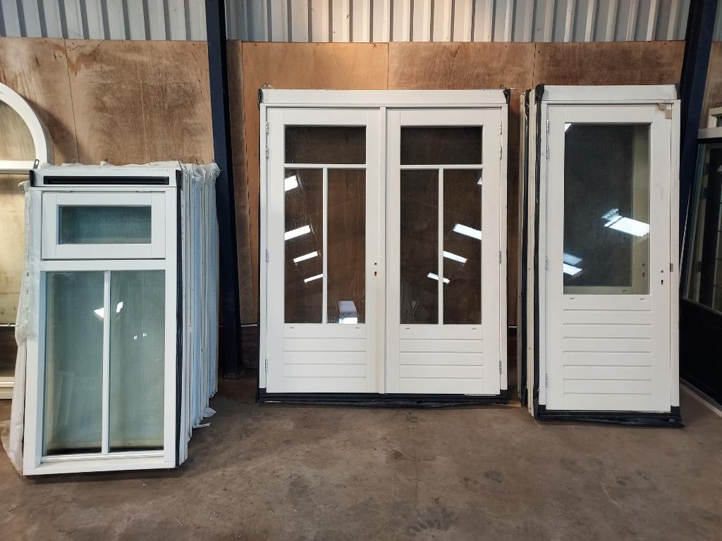 Nieuw 1x raamkozijn Hr++ beschikbaar, factuur mogelijk, Doe-het-zelf en Verbouw, Glas en Ramen, Gevelraam of Ruit, 80 tot 120 cm