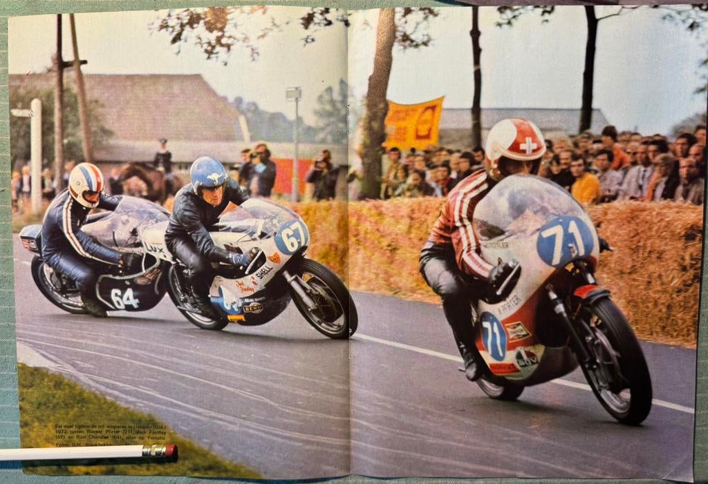 Poster 1972 Hengelo wegraces Findlay en Chandler op Yamaha, Verzenden, Zo goed als nieuw, Motoren