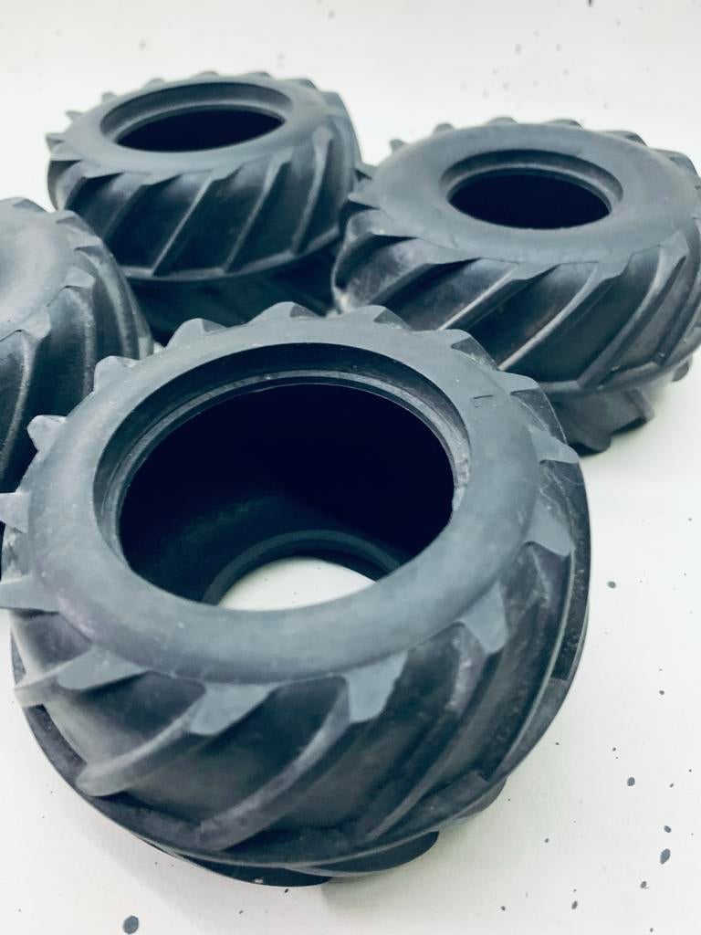 Set van 4 tractor banden, Hobby en Vrije tijd, Ophalen of Verzenden, Gebruikt