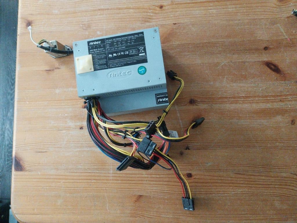 antec ar300, Ophalen of Verzenden, Gebruikt