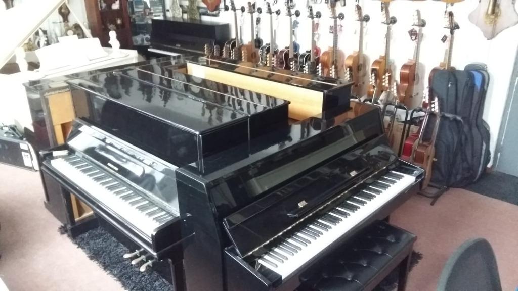 Bij Piano Center Roosendaal Koopt u voordelig uw Piano!, Muziek en Instrumenten, Piano's, Verzenden, Zwart, Zo goed als nieuw