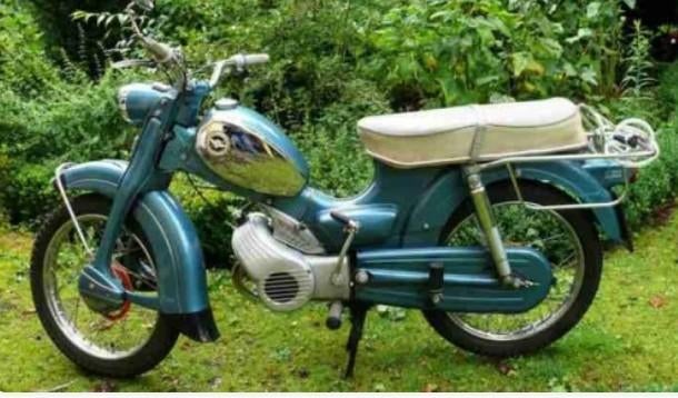 Gevraagd zundapp 441 beenkappen maantjes benzinedop c50 1969, Fietsen en Brommers, Ophalen of Verzenden, Gebruikt, Overige typen