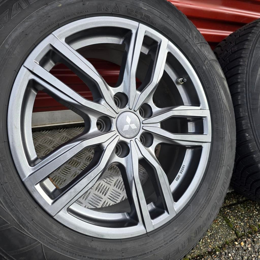 Origineel Mitsubishi Outlander winterset 215-65-17 TPMS, Ophalen, 215 mm, Mitsubishi, Dewielbasis@outlook.com