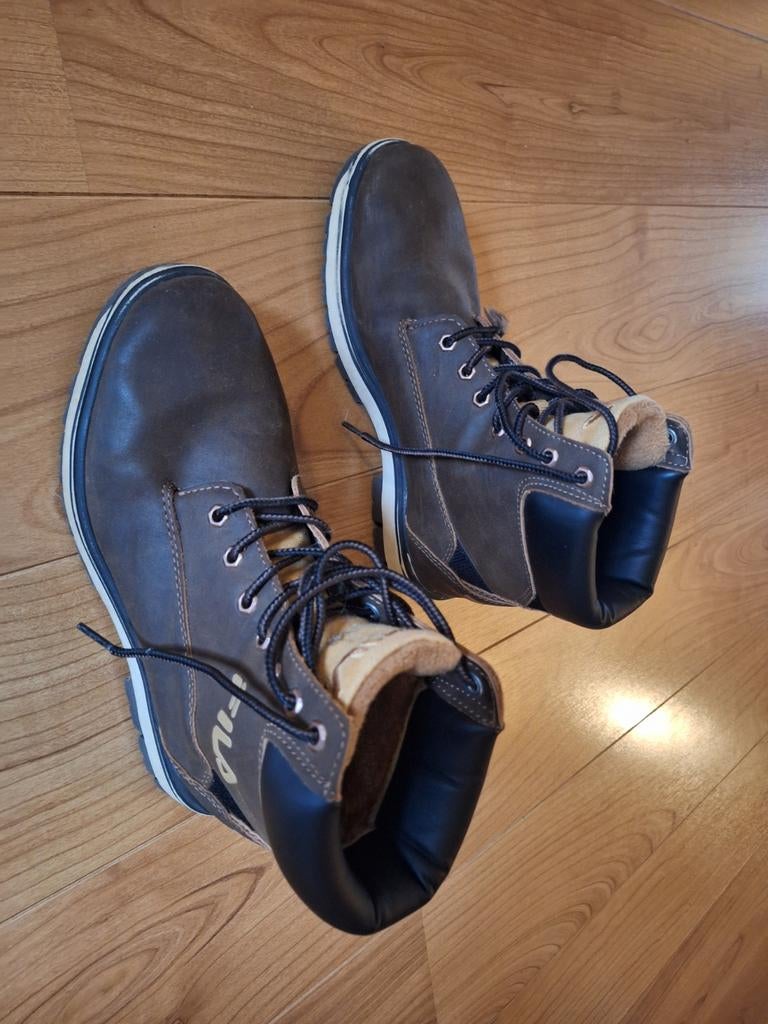 Fila maat 39 bruin, Ophalen of Verzenden, Zo goed als nieuw, Zwart, Sneakers of Gympen