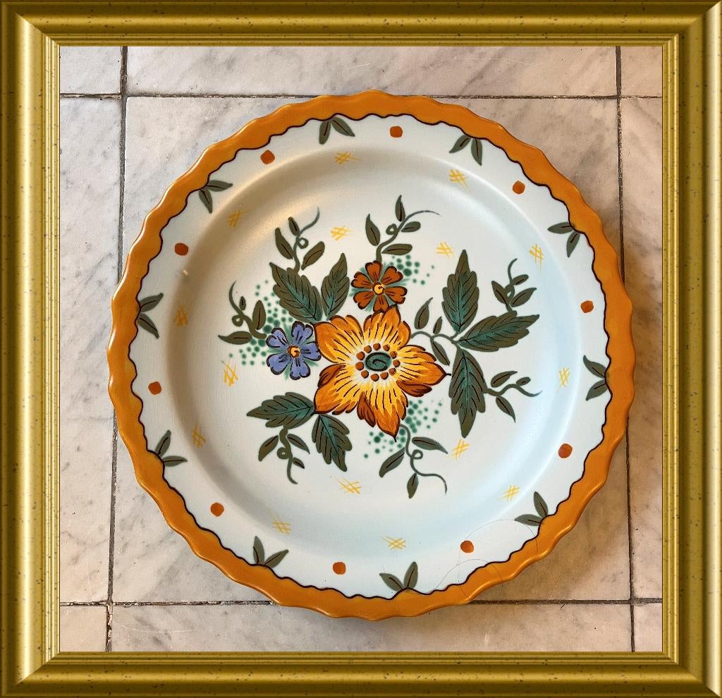 Groot plateel wandbord : decor Wally, Plazuid Gouda, Antiek en Kunst, Antiek | Wandborden en Tegels, Ophalen