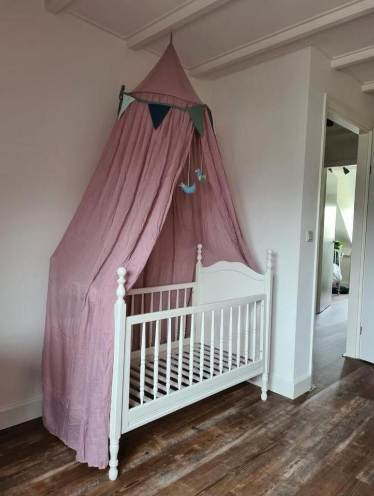 Brocant ledikant 60x120cm inclusief matras, Kinderen en Baby's, Ophalen, Zo goed als nieuw, Jongetje of Meisje