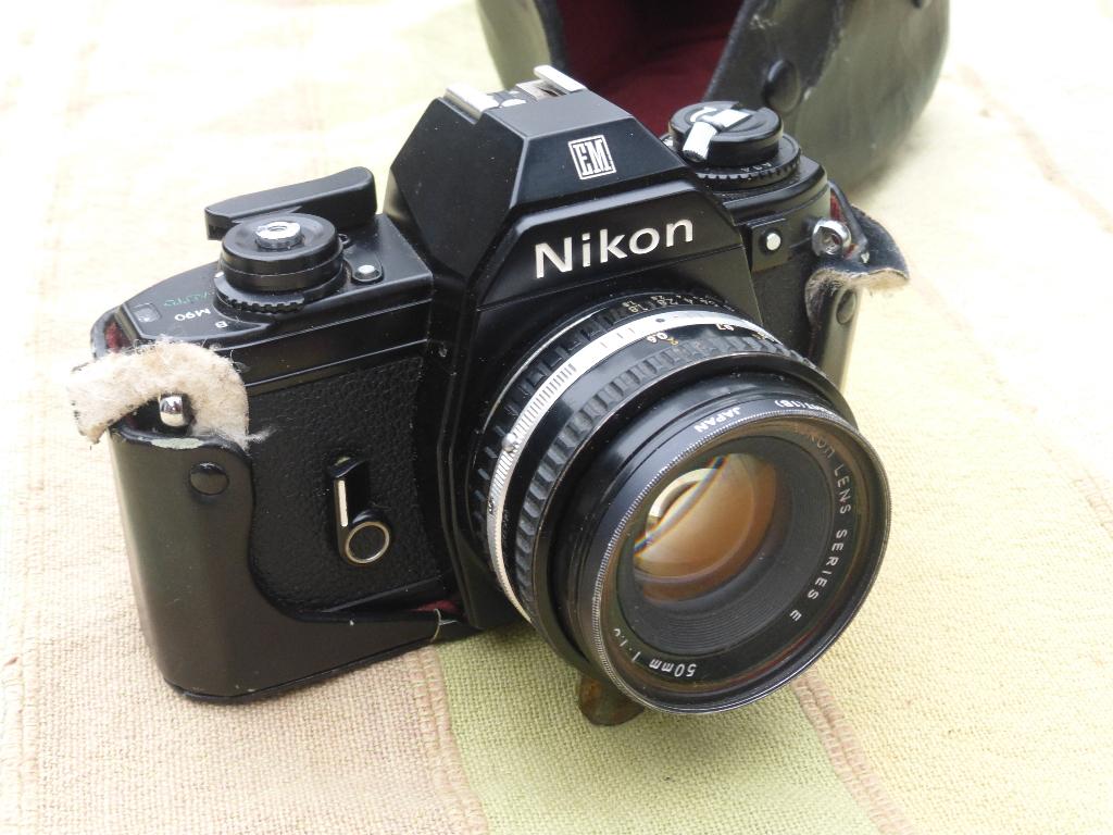 Nikon EM body, Audio, Tv en Foto, Fotocamera's Analoog, Ophalen of Verzenden, Zo goed als nieuw, Spiegelreflex, Nikon