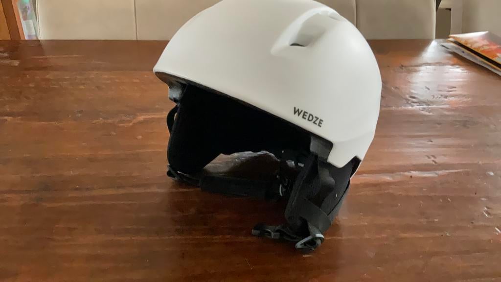 Ski helm wit, M 55-59 cm, Wedze - nieuw, Sport en Fitness, Skiën en Langlaufen, Overige typen, Zo goed als nieuw, Minder dan 100 cm