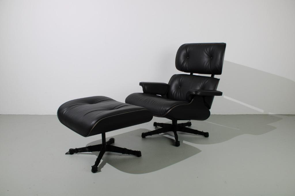 Vitra Eames Lounge Chair met Ottoman XL, All Black, Ophalen, Minder dan 75 cm, Nieuw, Leer