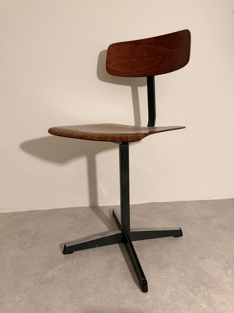 Vintage kinder schoolstoel, Ophalen, Zo goed als nieuw, Eén