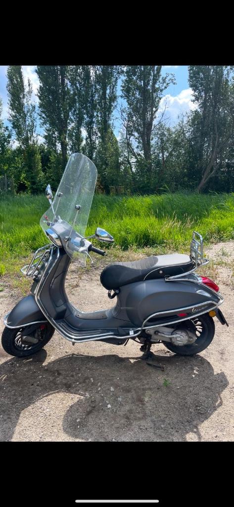 MOET WEG !!!Vespa Sprint nieuw gespoten nieuw onderdelen, Fietsen en Brommers, Scooters | Vespa, Ophalen, Gebruikt, Overige modellen