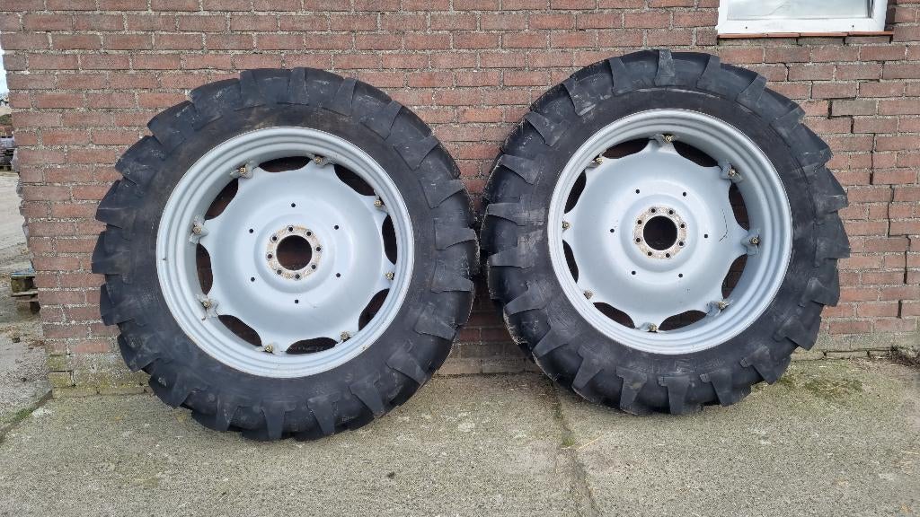 Michelin 13.6 R38 en 13.6 r24, Zakelijke goederen, Agrarisch | Onderdelen | Banden, Velgen en Assen, Ophalen