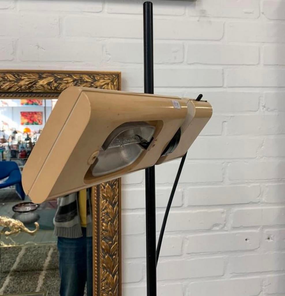 Aton Terra vloerlamp van Ernesto Gismondi Artemide jaren 80., Ophalen of Verzenden