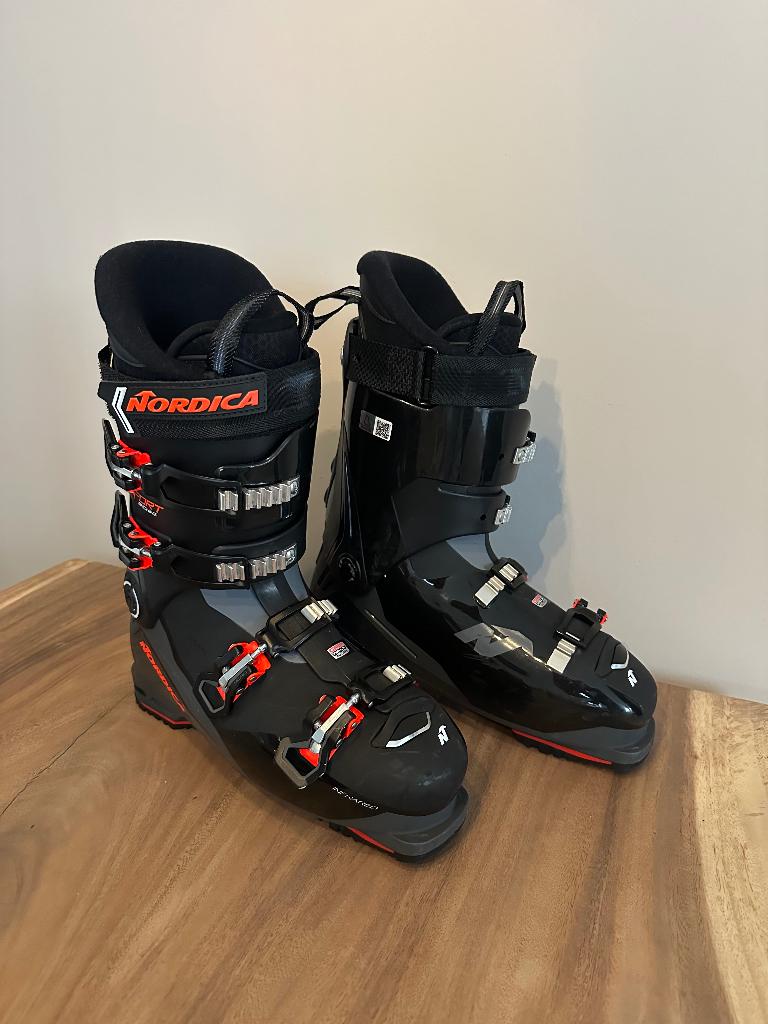 Nordica sportmachine 100 skischoenen maat 28-28.5, 160 tot 180 cm, Schoenen, Ophalen of Verzenden, Zo goed als nieuw