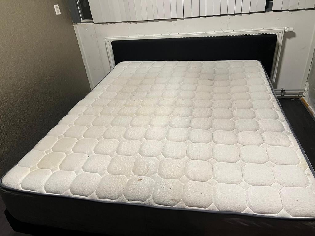 Gratis Boxspring, Huis en Inrichting, Slaapkamer | Boxsprings, Gebruikt, Zwart, Tweepersoons, Ophalen of Verzenden