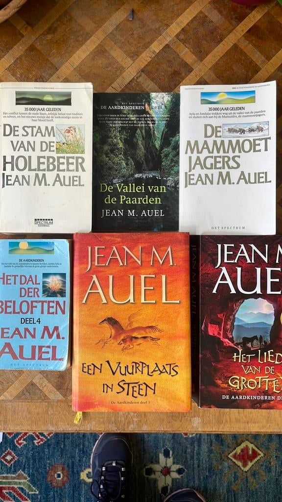 Complete serie van de aardkinderen van Jean m Auel, Boeken, Fantasy, Ophalen of Verzenden, Gelezen